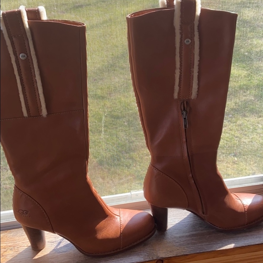 Gorgeous Carmel color Ugg boots